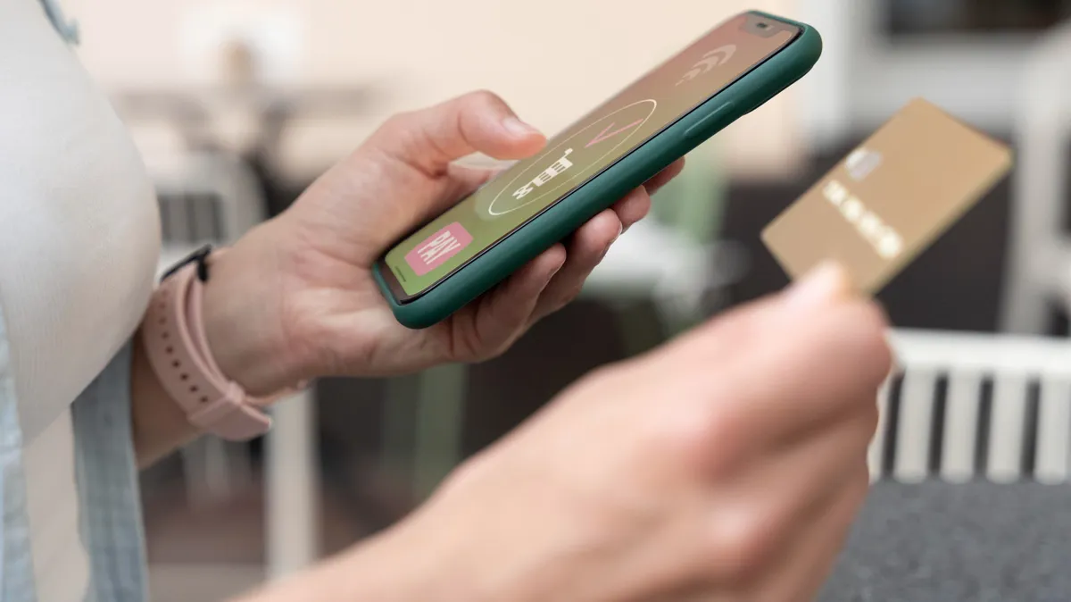 Jelentős változások lesznek az Erste Bank George App nevű banki mobilapplikációjánál (illusztráció)