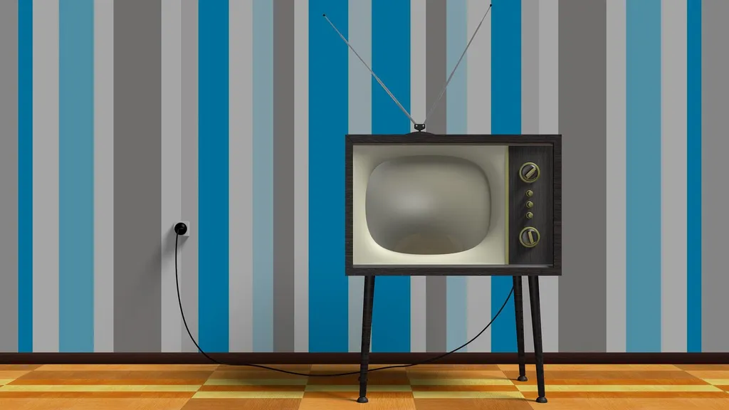 Orion tévé, lemezjátszó, orsós magnó, régi kazettás magnó, walkman, tárcsás telefon.