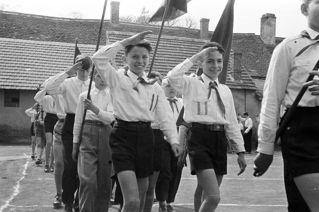 Iskolakezdés, régi idők, retró