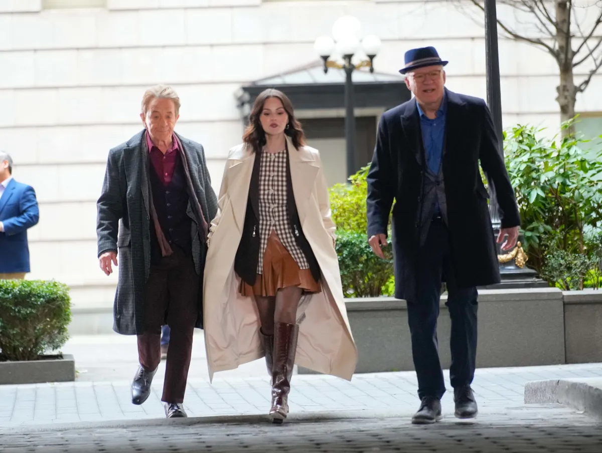 Gyilkos a házban, 04/10/2025 Selena Gomez Martin Short and Steve Martin are spotted on location for 'Only Murders in the Building' in New York City. The new season of the hit show that revolves around three strangers who share an obsession with true crime was pictured shooting scenes on the Upper West Side of The Citysales@theimagedirect.com Please byline:TheImageDirect.com
