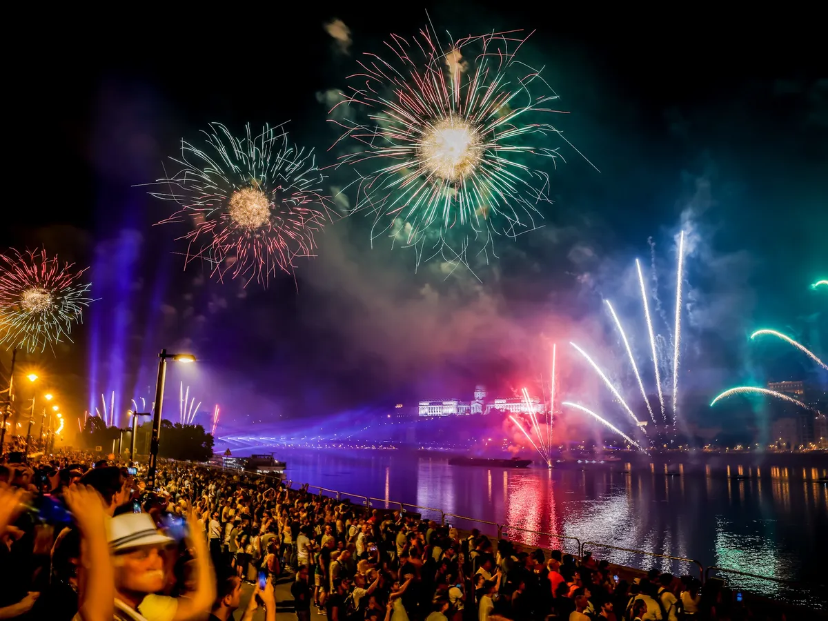 Augusztus 20., tűzijáték, Augusztus20tűzijáték, drónshow, Budapest, 2025.08.20., hosszú hétvége