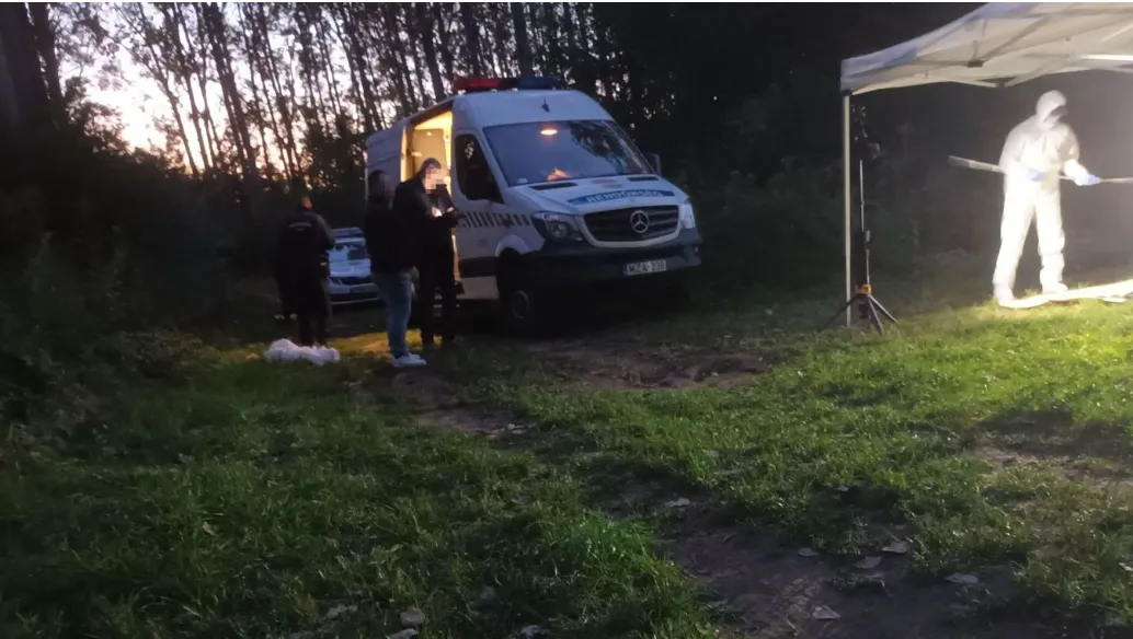 Rendőrségi helyszínelés a nyíregyházi gyerekgyilkosság ügyében