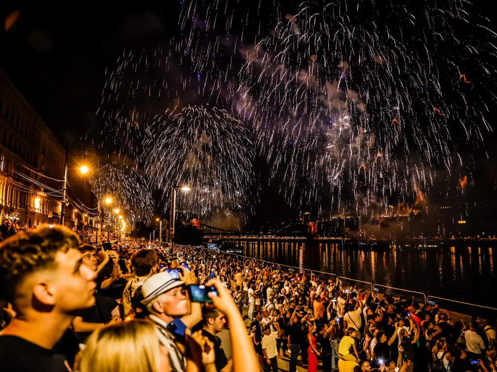 Augusztus 20., tűzijáték, Augusztus20tűzijáték, drónshow, Budapest, 2025.08.20.