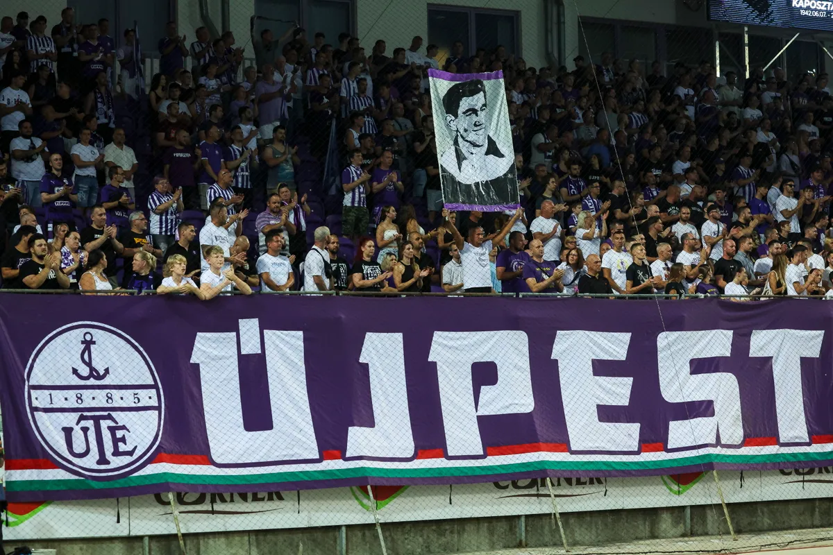Budapest, 2025. augusztus 15.Újpesti szurkolók a labdarúgó Fizz Liga 4. fordulójában játszott Újpest FC - Kisvárda Master Good mérkőzésen a Szusza Ferenc Stadionban 2025. augusztus 15-én.MTI/Hegedüs Róbert, magyar kupa