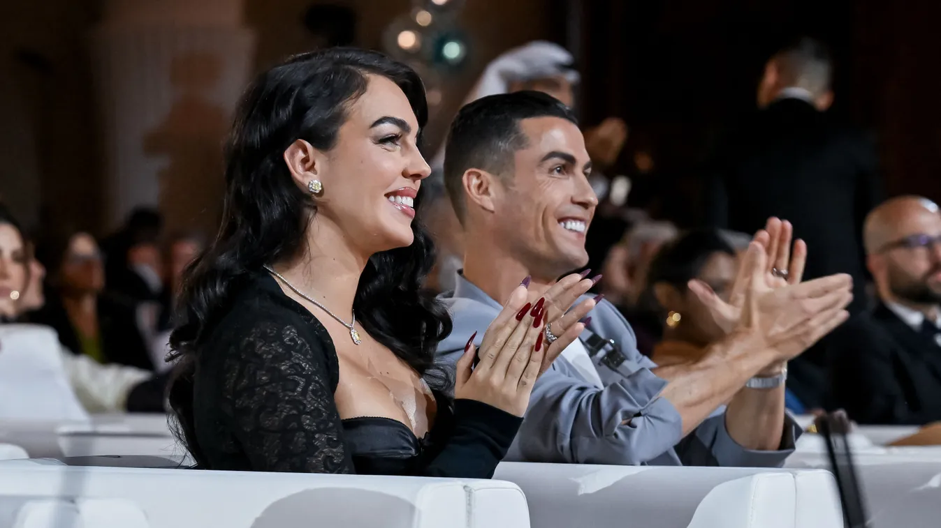 Irdatlan méretű gyémántgyűrűvel kérte meg párja kezét Cristiano Ronaldo Kép