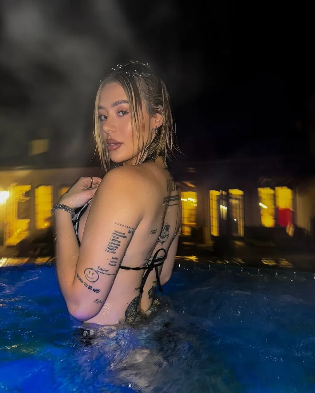 Demi Sims, szexbomba