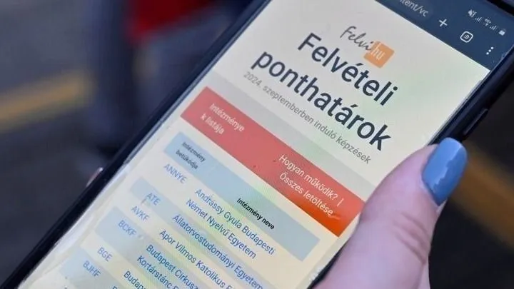 pótfelvételi, eredményváró, diák, felsőoktatás, egyetem, pontszám, ponthatár, eredmény, felvételi, Budapest, Budapest Park, 2024. 07. 24.