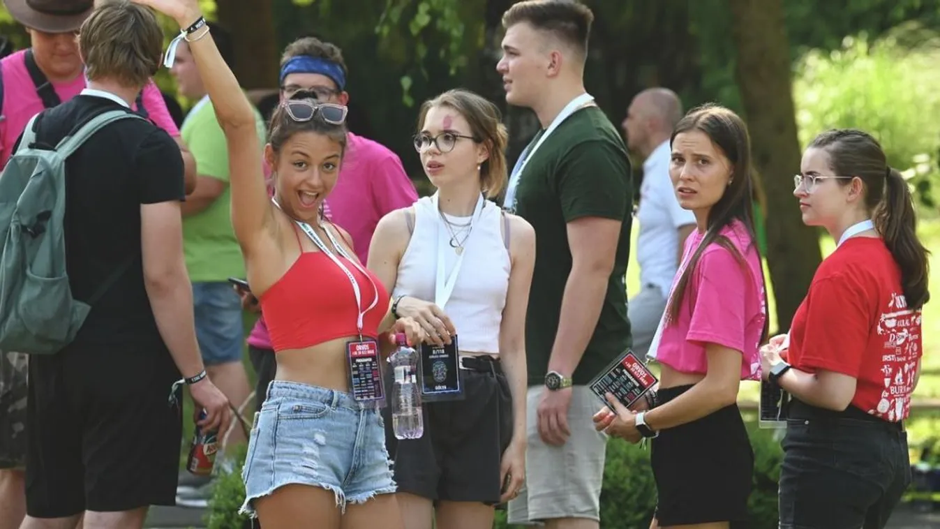A pia, drog és a szex belefér-e ma még egy gólyatáborba? Kép