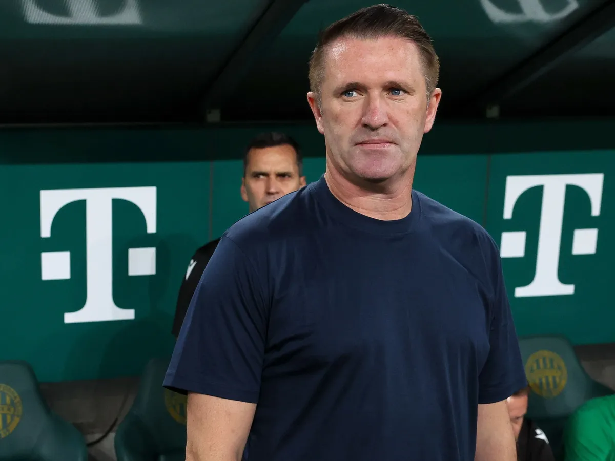 Fradi, Budapest, 2025. augusztus 12.
Robbie Keane, a Ferencváros vezetőedzője a labdarúgó Bajnokok Ligája selejtezőjének harmadik fordulójában játszott Ferencvárosi TC - Ludogorec Razgrad visszavágó mérkőzésen a Groupama Arénában 2025. augusztus 12-én.
MTI/Hegedüs Róbert