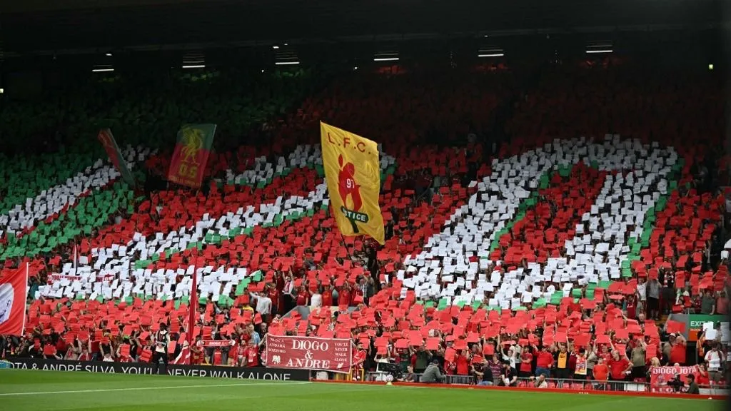 A portugál válogatottnál és Liverpoolban is Diogo Jota előtt tisztelegnek a szurkolók