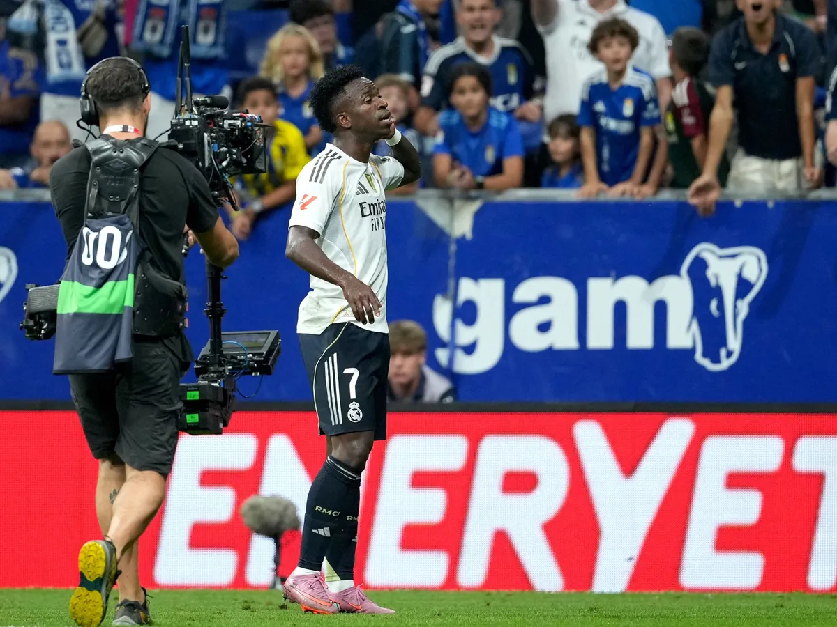 Real Madrid, Real, Vinícius Júnior, Brazilian forward #07 Vinicius Junior celebrates after scoring his team's third goal during the Spanish league football match between Real Oviedo and Real Madrid CF at Carlos Tartiere Stadium in Oviedo on August 24, 2025. (Photo by Cesar MANSO / AFP)