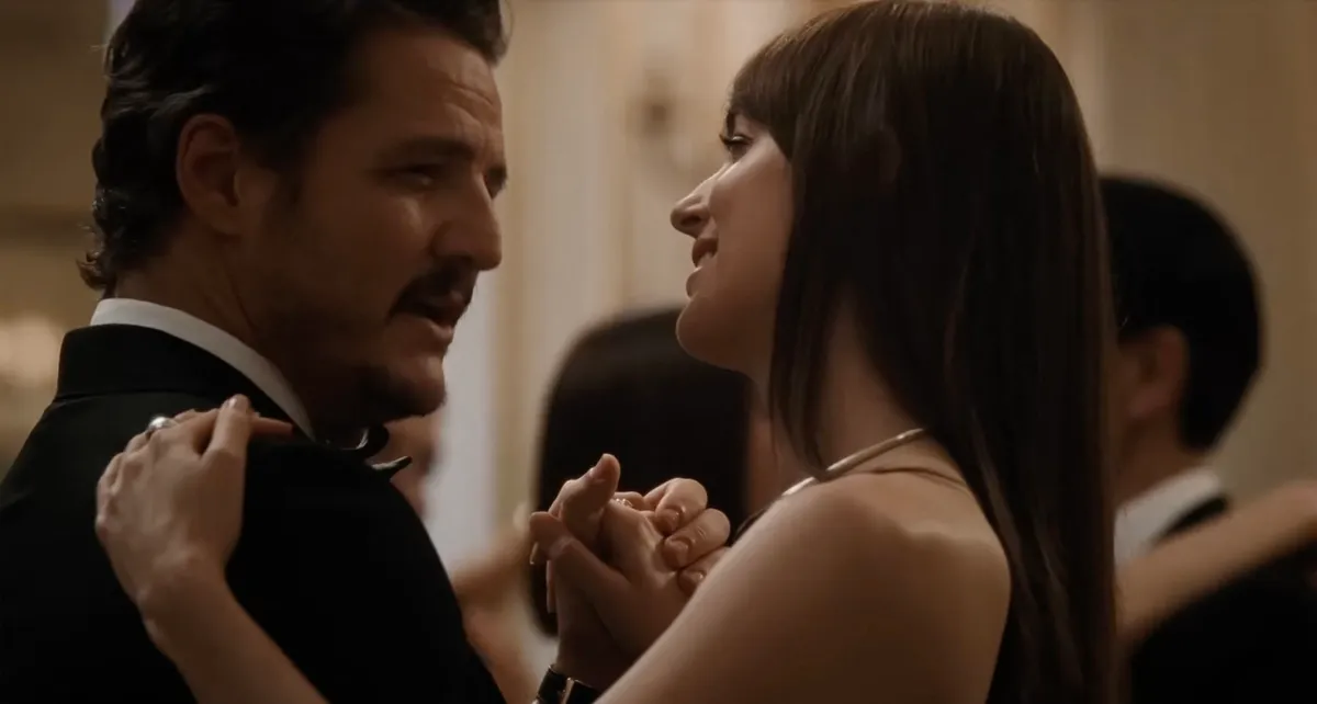 A Többesélyes szerelemben Pedro Pascal és Dakota Johnson románcánál hervasztóbb idén már nem lesz a mozikban (Fotó: JLPPA / Bestimage / 00705988)