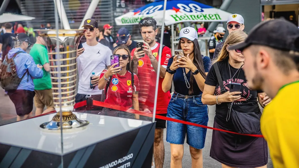 Csak egy pilóta tudta felvenni a harcot a két McLarennel a Hungaroringen
