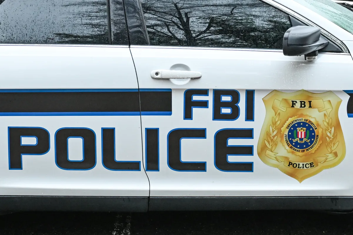 Nem kellett messzire menniük az FBI-iroda nyomozóinak – Fotó: STR / NurPhoto