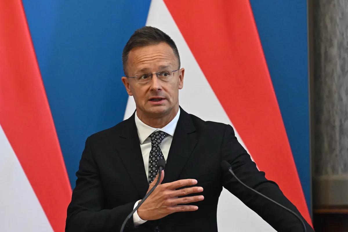Szijjártó Péter a Facebookon közölte, hogy hazánk a béke pártján áll, és támogatja Trump békekezdeményezését, ugyanakkor a realitásokat hangsúlyozta.