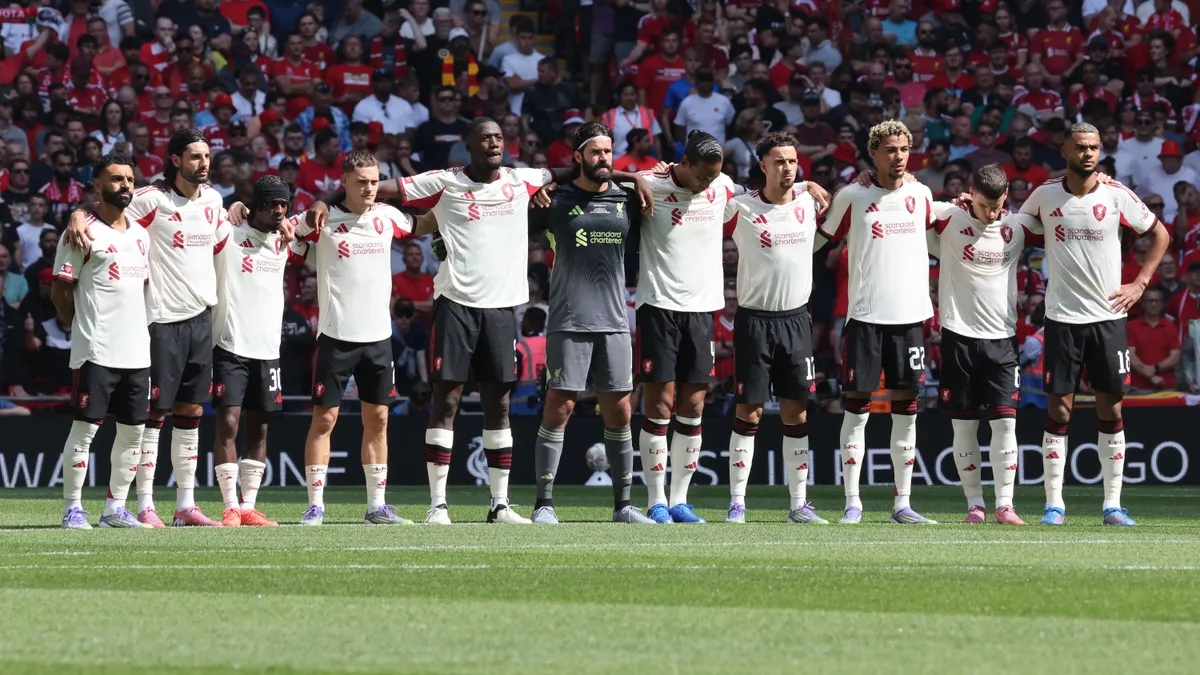 Wayne Rooney Szoboszlait választaná Wirtz helyett