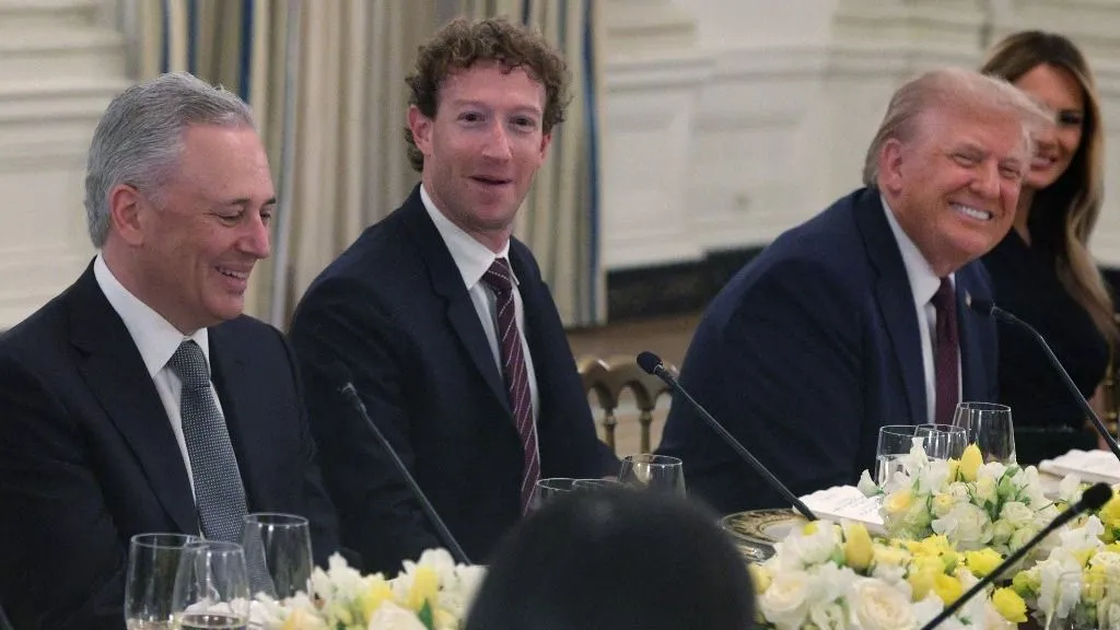 WASHINGTON, DC - SEPTEMBER 04: (L-R) White House AI and Crypto Czar David Scahs, Meta CEO Mark Zuckerberg, U.S. President Donald Trump and first lady Melania Trump share a moment during a dinner at the State Dining Room of the White House on September 4, 2025 in Washington, DC. President Trump hosted tech and business leaders for dinner after they joined the first ladys meeting of the Artificial Intelligence (AI) Education Task Force at the White House this afternoon. Alex Wong/Getty Images/AFP (Photo by ALEX WONG / GETTY IMAGES NORTH AMERICA / Getty Images via AFP)