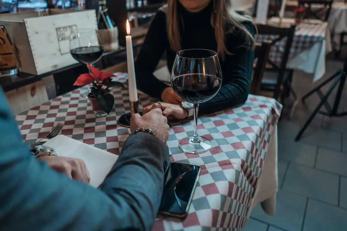 Szagrandi – egy különleges társkeresési módszer, ahol a feromonok dönthetnek a szerelemről.