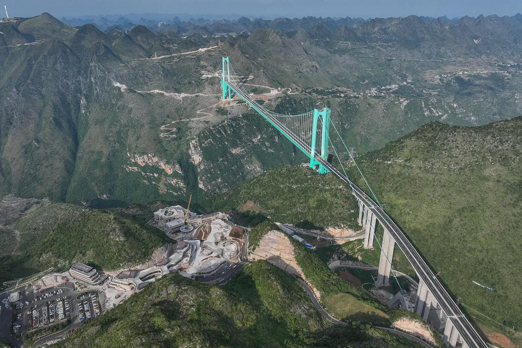 Huajiang Grand Canyon híd, a világ legmagasabb hídja, HuajiangGrandCanyonBridge