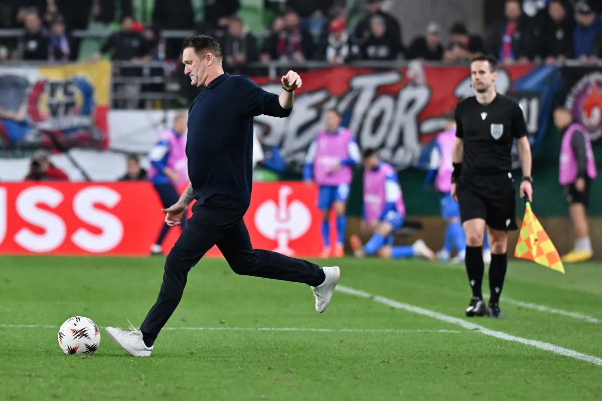 Budapest, 2025. szeptember 25.
Robbie Keane, a Ferencváros vezetőedzője a labdarúgó Európa-liga alapszakaszának első fordulójában játszott Ferencváros TC - Viktoria Plzen mérkőzésen a budapesti Groupama Arénában 2025. szeptember 25-én.
MTI/Illyés Tibor