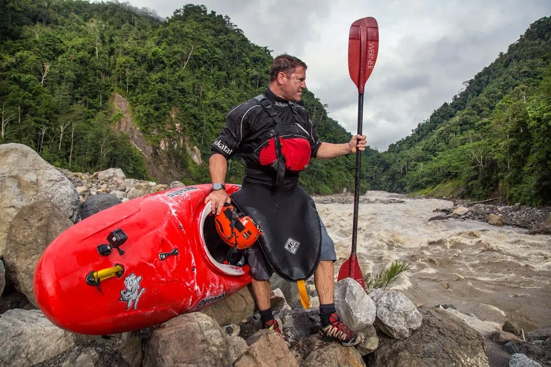 Steve Backshall extrém folyami kihívása a Pápua Új-Guineai Baliem folyón.