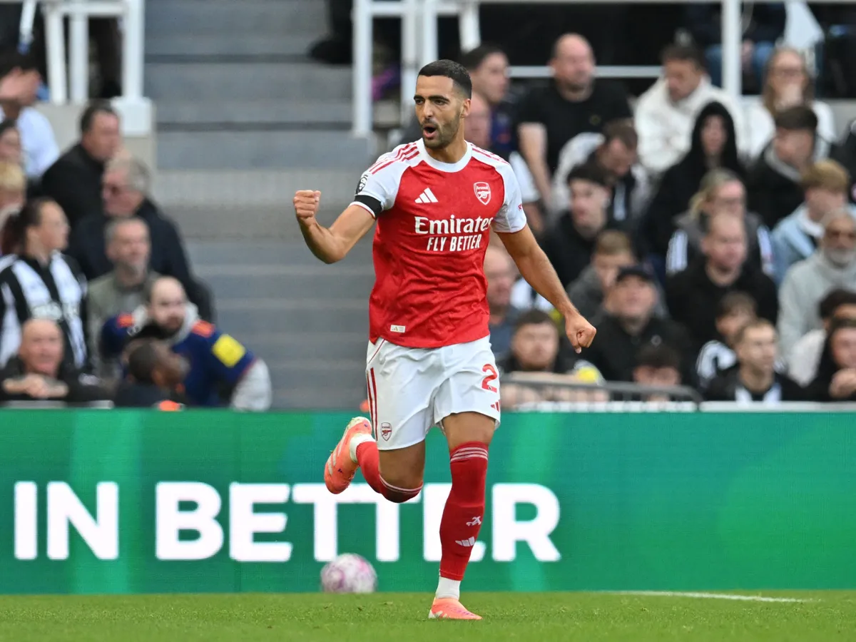 Arsenal's Spanish midfielder #23 Mikel Merino celebrates after scoring their first goal during the English Premier League football match between Newcastle United and Arsenal at St James' Park in Newcastle-upon-Tyne, north east England on September 28, 2025. (Photo by ANDY BUCHANAN / AFP) / RESTRICTED TO EDITORIAL USE. No use with unauthorized audio, video, data, fixture lists, club/league logos or 'live' services. Online in-match use limited to 120 images. An additional 40 images may be used in extra time. No video emulation. Social media in-match use limited to 120 images. An additional 40 images may be used in extra time. No use in betting publications, games or single club/league/player publications. / 
