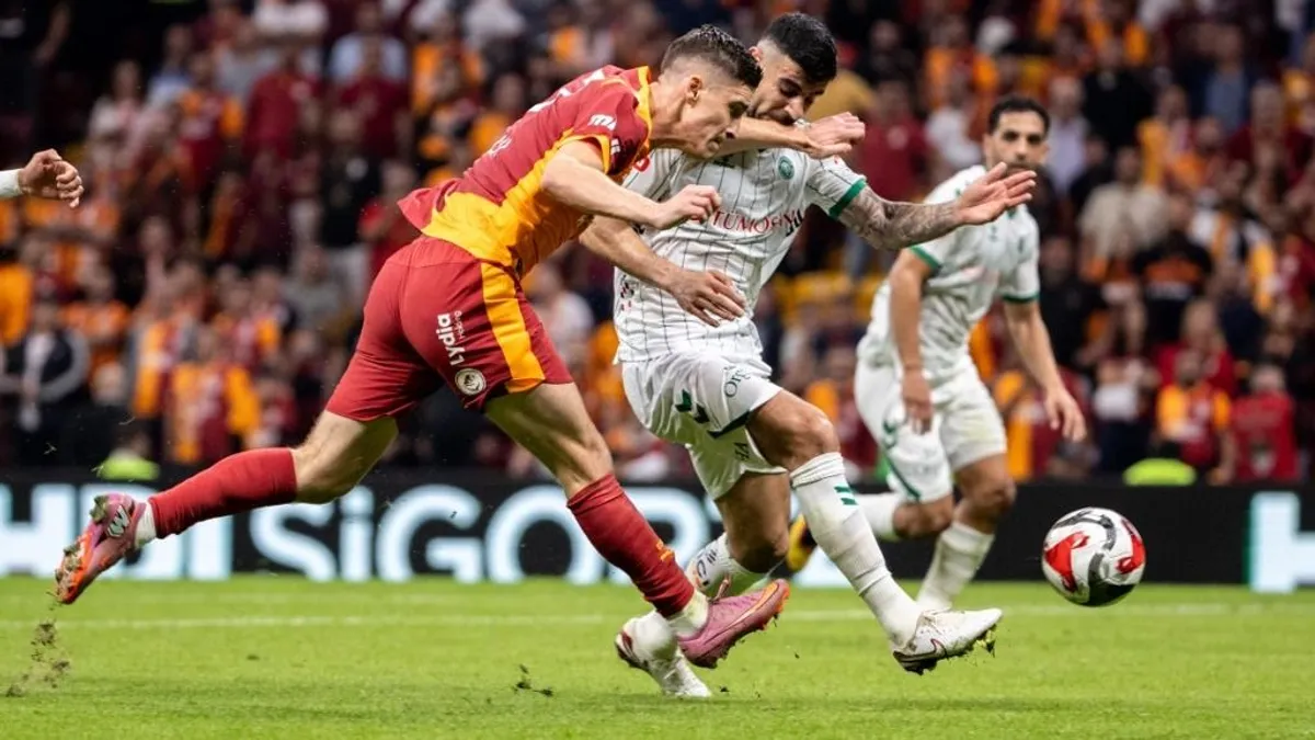 Sallai gólpasszából hatalmas gólt lőtt az Arsenal korábbi focistája – videó
