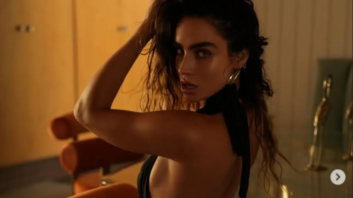  Meg fogsz őrülni:  Sommer Ray olyan pózokba vágta magát, amitől leesik az állad