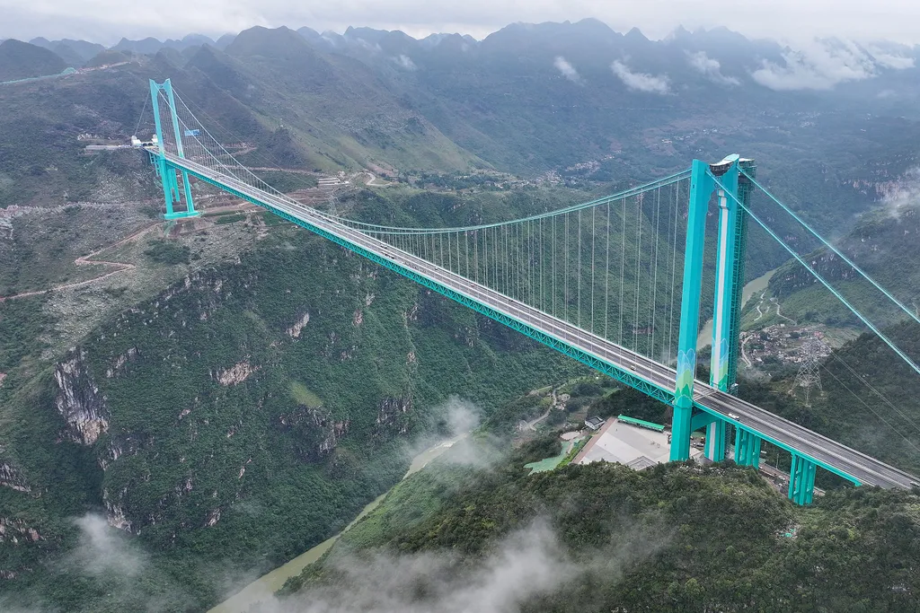 Huajiang Grand Canyon híd, a világ legmagasabb hídja, HuajiangGrandCanyonBridge
