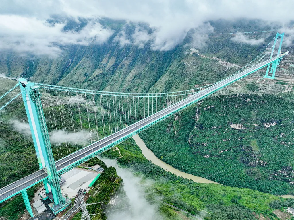 Huajiang Grand Canyon híd, a világ legmagasabb hídja, HuajiangGrandCanyonBridge