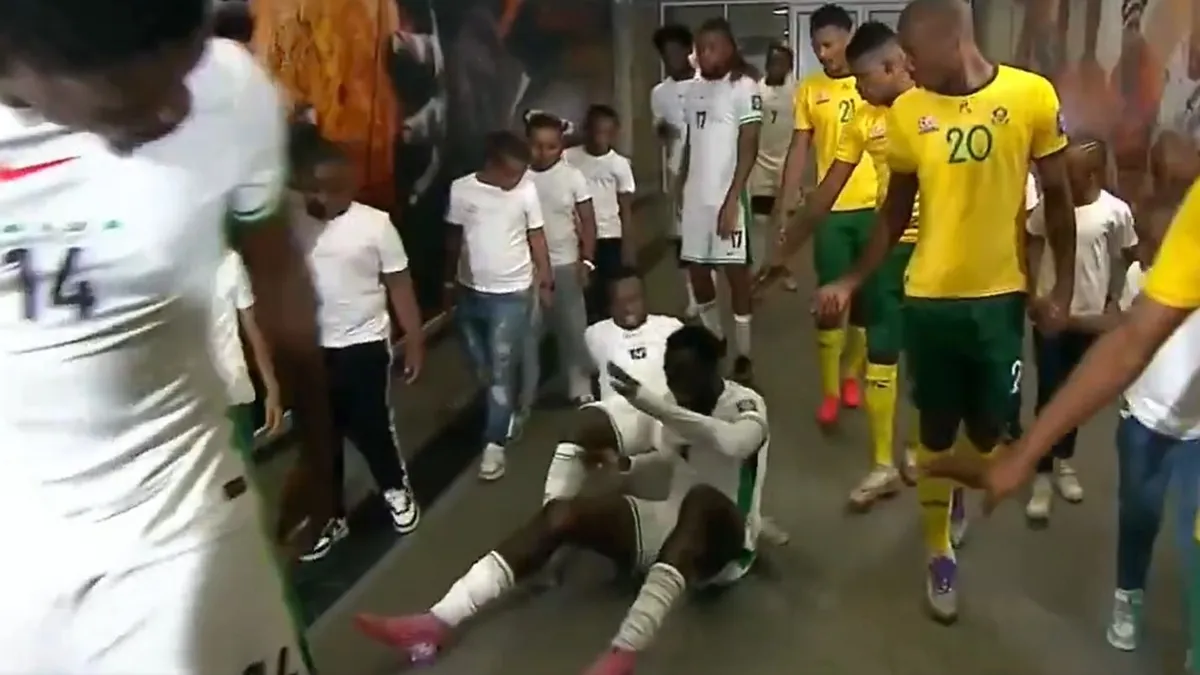 Szegény Wilfred Ndidi hatalmas esésén röhög az internet