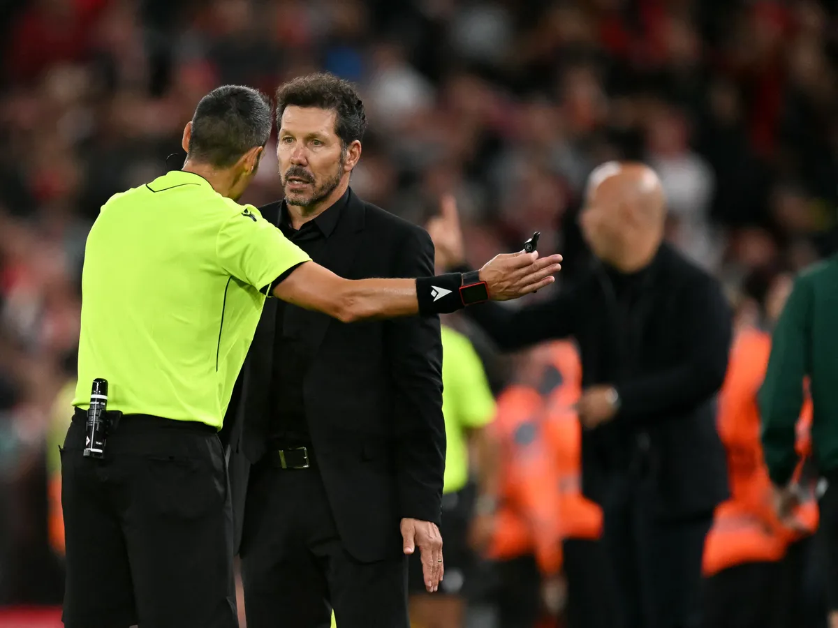 Az argentin Diego Simeone botrányt csinált az Anfielden