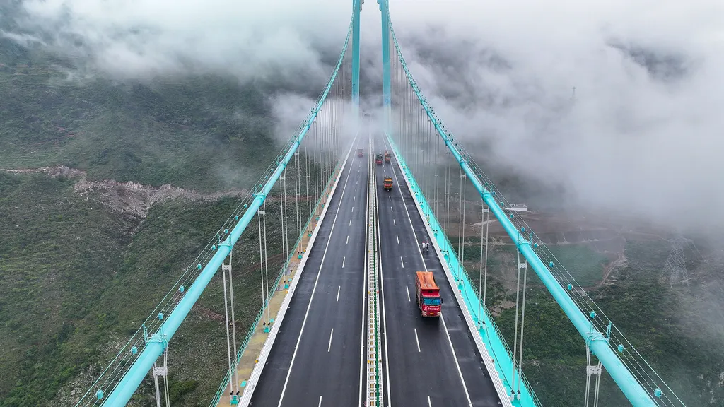 Huajiang Grand Canyon híd, a világ legmagasabb hídja, HuajiangGrandCanyonBridge