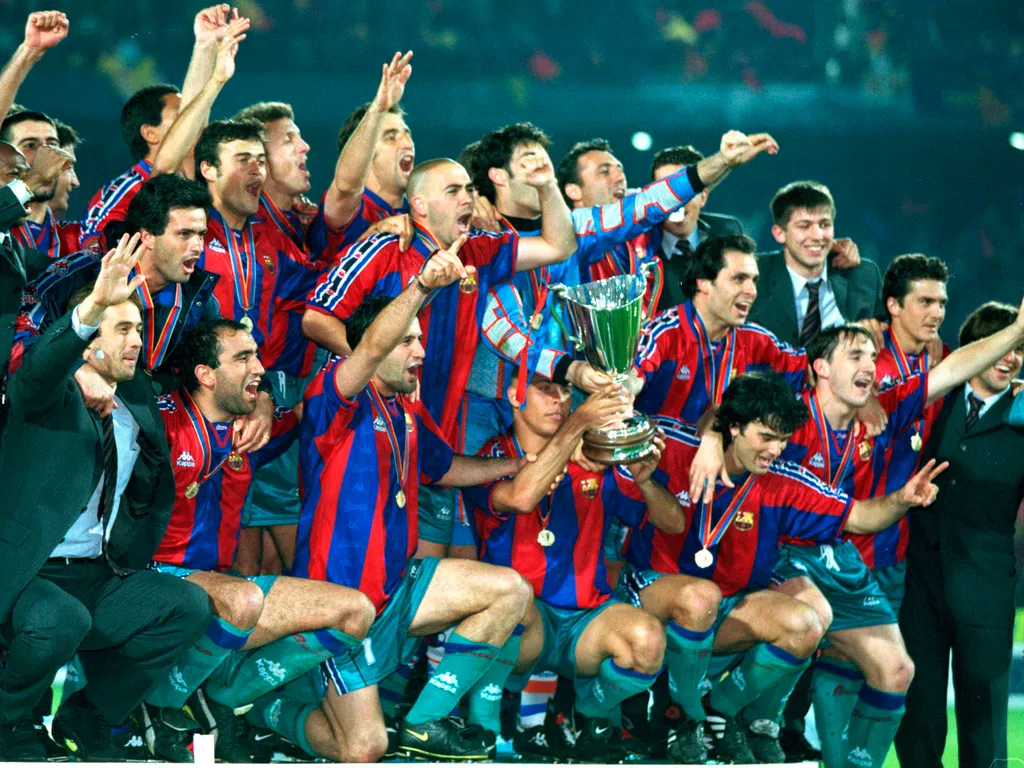JoséMourinho, JoséMourinhokarrier, José Mourinho, José Mourinho karrier, 14 May 1997 - UEFA European Cup Winners Cup Final - Barcelona v Paris Saint Germain, Barcelona celebrate victory with Jose Mourinho cheering (middle row far left), Ronaldo inspects