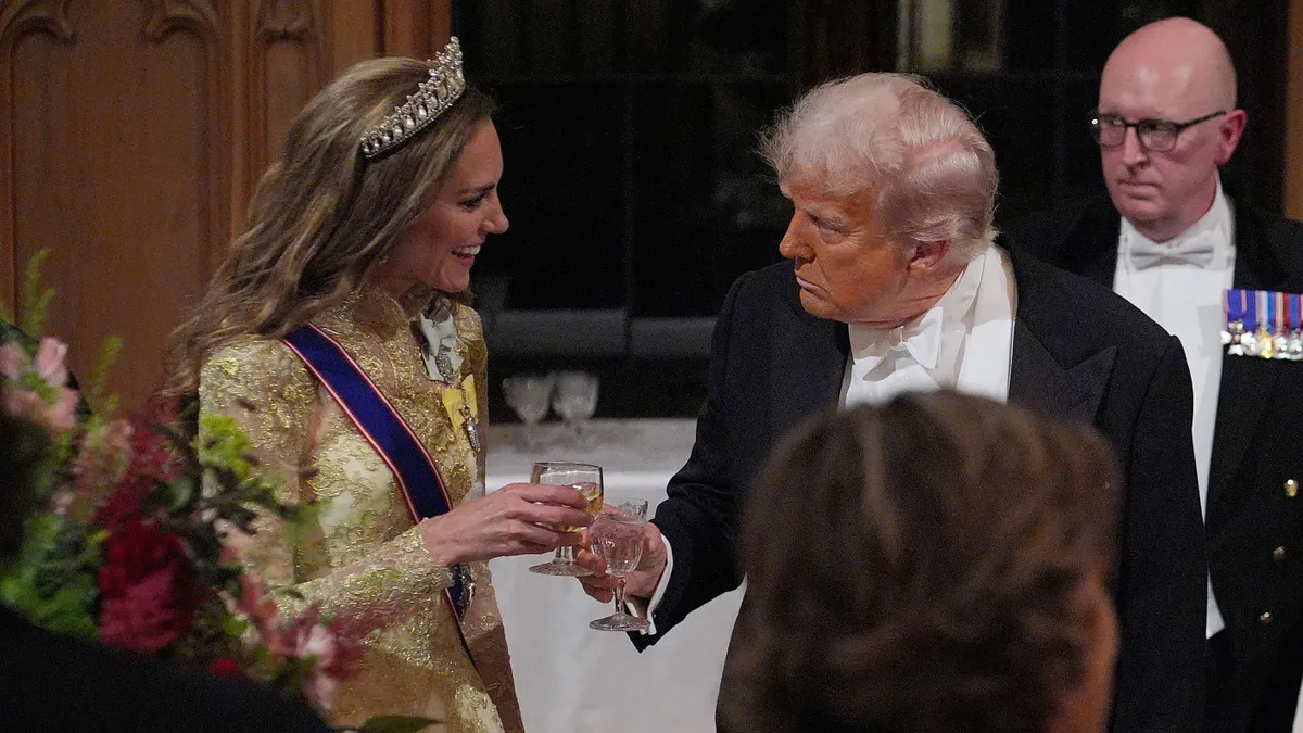 Maga volt a mennyei csoda – Katalin valósággal tündökölt Donald Trump oldalán – képek