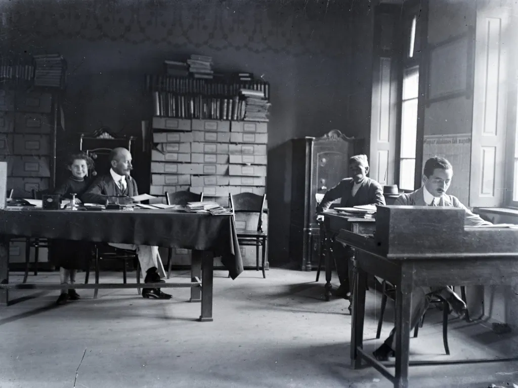 iroda, retro, irodaretro, összeállítás, galéria, 2025