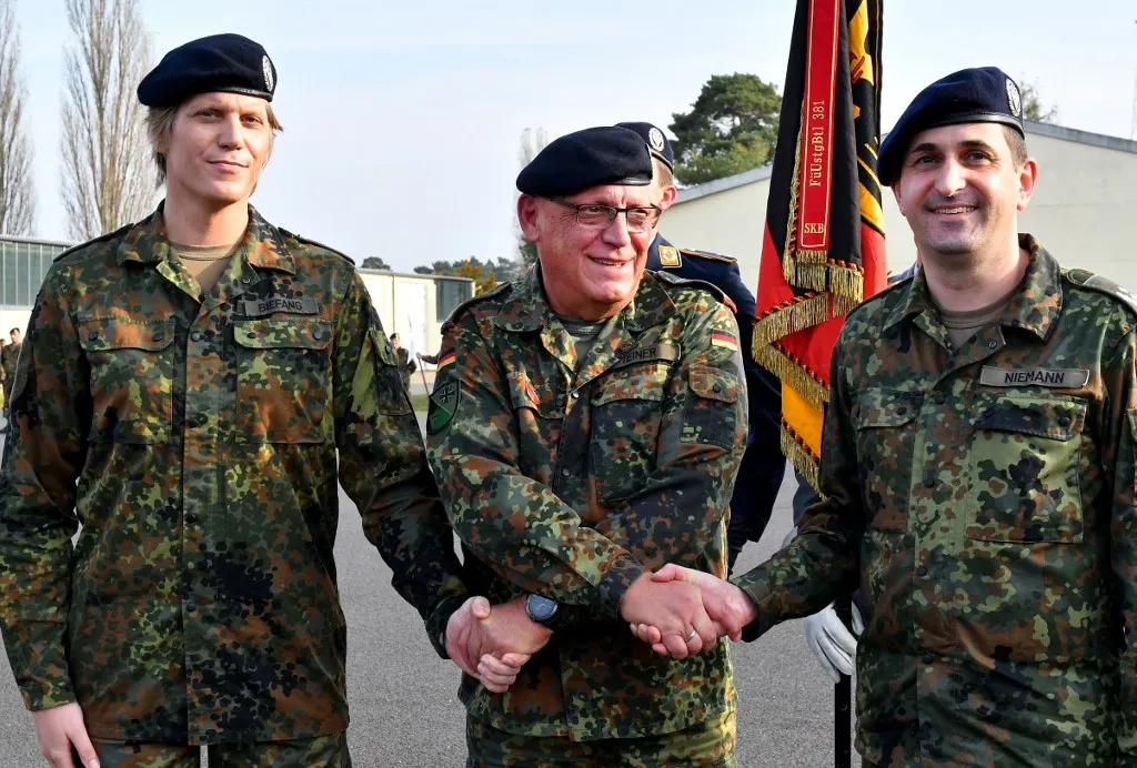 Honvédelem: jöhet a nyugdíjig tartó hadkötelezettség Németországban?