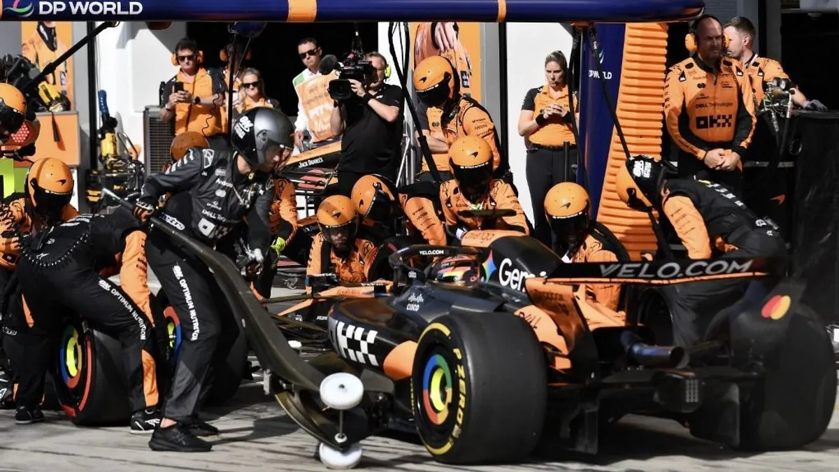 Fontos bejelentést tett a McLaren Forma-1-es csapata