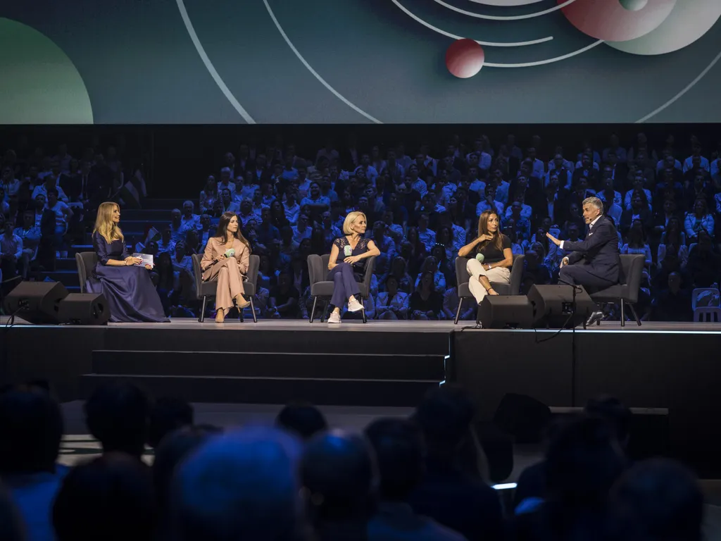 Digitális Polgári Körök Első Országos Találkozója, DigitálisPolgáriKörökElsőOrszágosTalálkozója, Papp László Budapest Sportaréna, PappLászlóBudapestSportaréna, 2025.09.20.