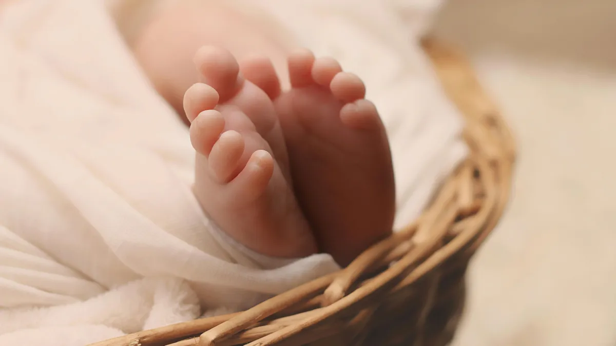 Eltört az egyhetes baba nyaka, már tudni lehet, hogy mi történt