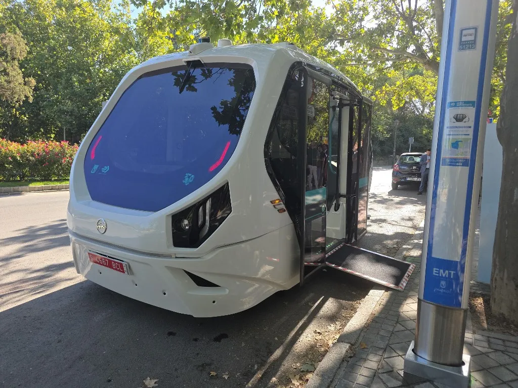MADRID, SPAIN - SEPTEMBER 15: Spain launches its first driverless electric bus project, with the autonomous vehicle making its trial run at the Casa de Campo park in Madrid, Spain, on September 15, 2025. The initiatives will be introduced by the Madrid regional government to promote eco-friendly and sustainable public transport during European Mobility Week that will be held from September 16 to 22. Senhan Bolelli / Anadolu (Photo by Senhan Bolelli / Anadolu via AFP)