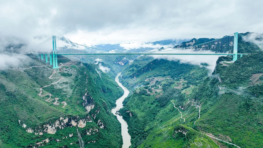 Huajiang Grand Canyon híd, a világ legmagasabb hídja, HuajiangGrandCanyonBridge