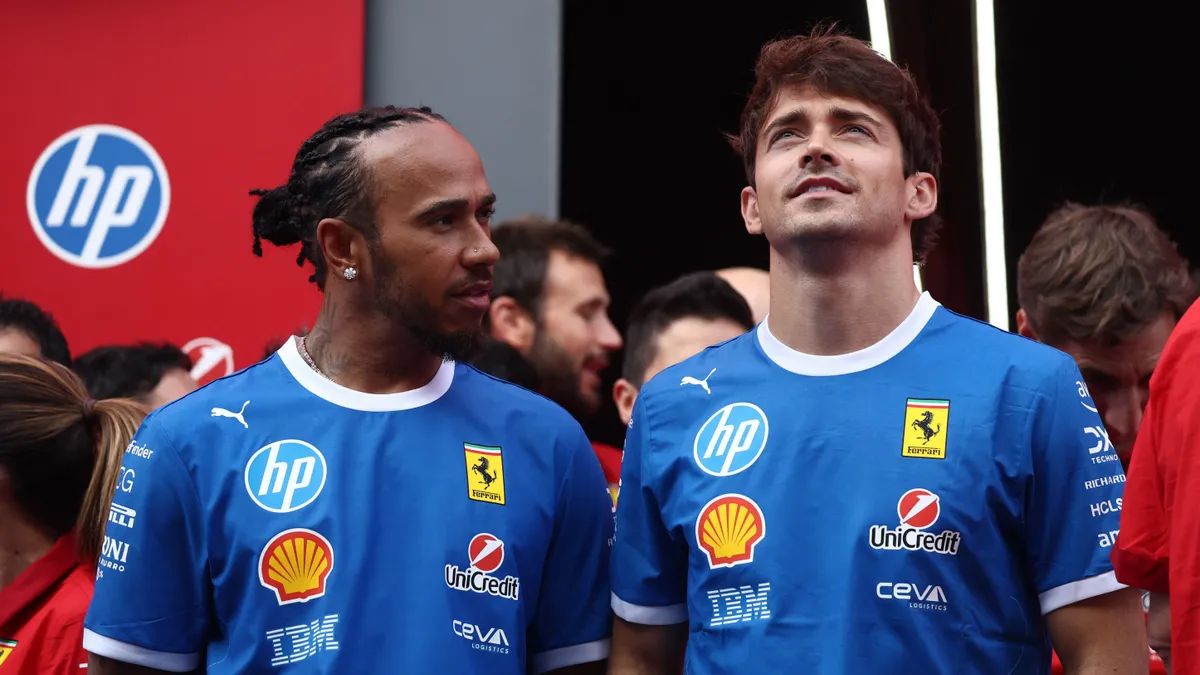 Charles Leclerc elképesztő gesztust tett Lewis Hamilton felé 