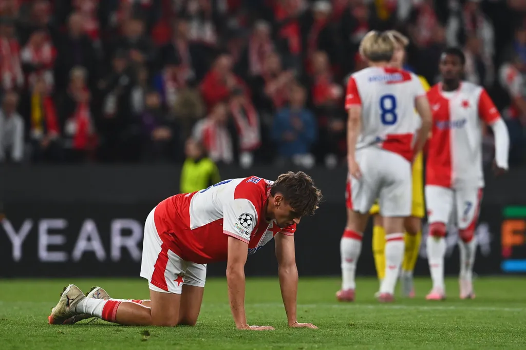 Mojmir Chytil, a Slavia Praha védője összezuhant, miután a norvég Bodø/Glimt a hosszabbításban egyenlített Prágában