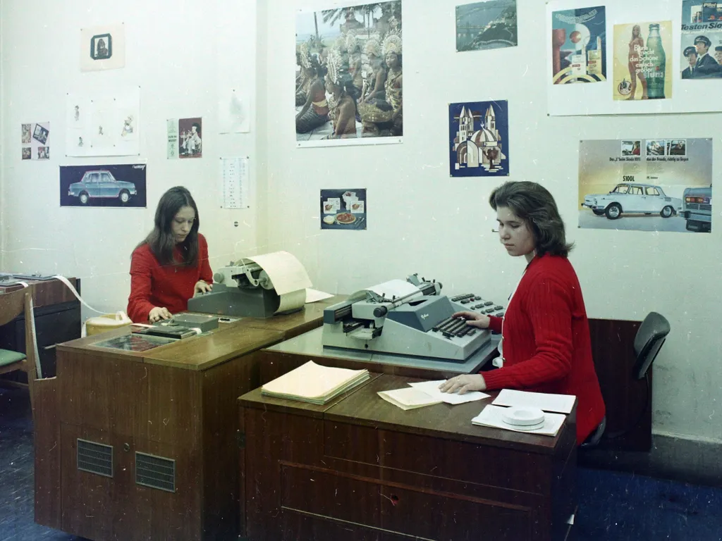 iroda, retro, irodaretro, összeállítás, galéria, 2025