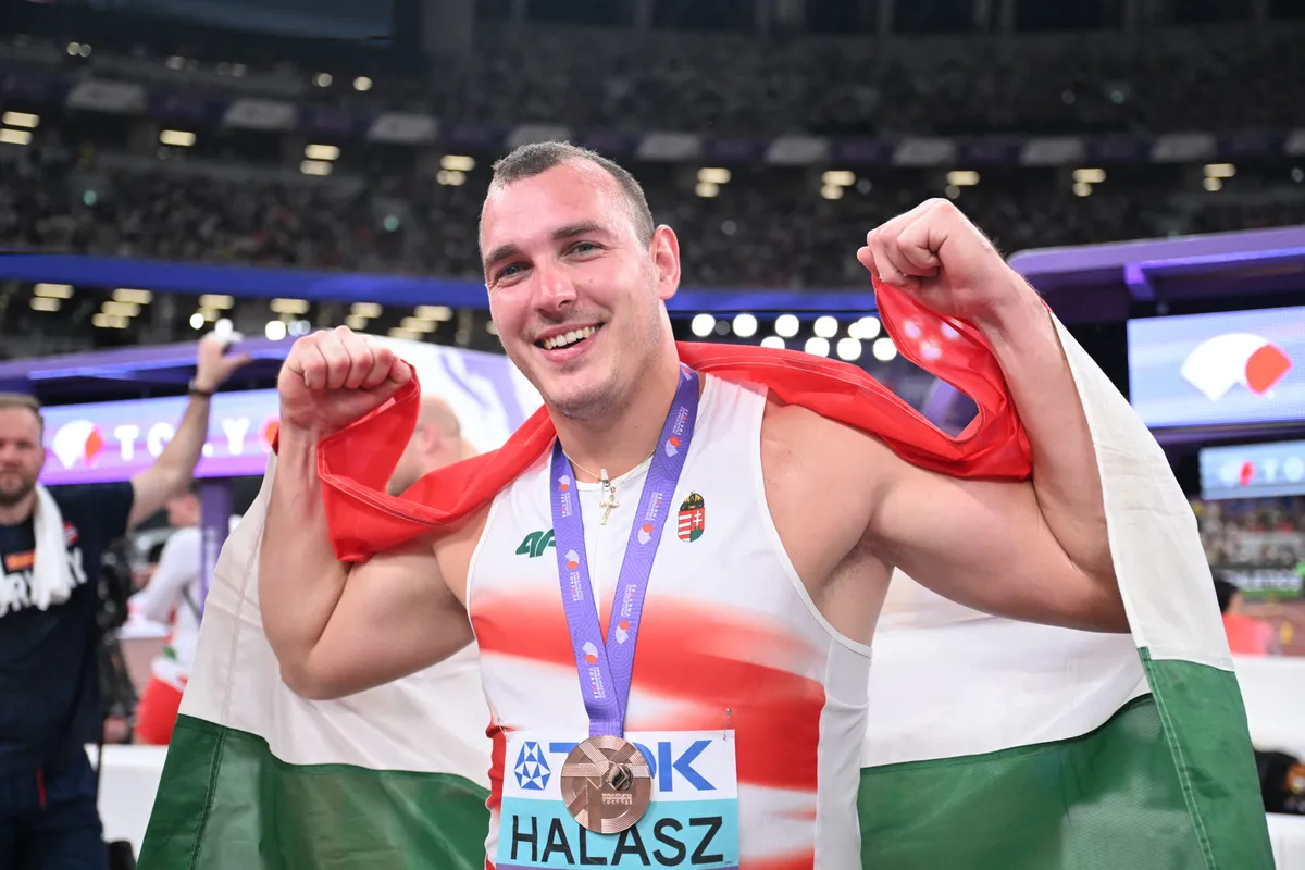 Hungary's athlete Bence Halasz celebrates after the men's hammer throw final during the World Athletics Championships in Tokyo on September 16, 2025. (Photo by Kirill KUDRYAVTSEV / AFP)
