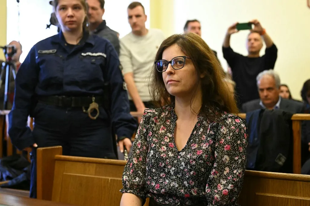 Hölvényi György szerint felháborító Ilaria Salis mentelmi jogának a fenntartása.