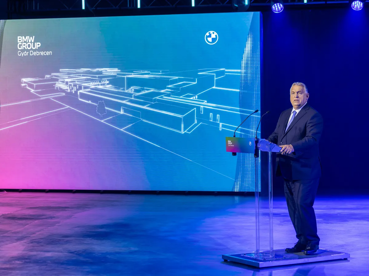 Orbán Viktor Debrecenben a BMW gyárát adta át, majd a legnagyobb magyar vállalkozások vezetőivel tárgyalt a városban.