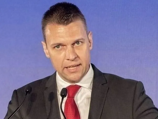 Menczer Tamás, MenczerTamás, politikus, országgyűlési képviselő, a negyedik és ötödik Orbán-kormány államtitkára, kommunikációs igazgató, miniszteri biztos