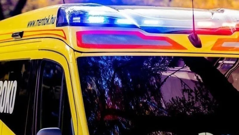 mentő, mentőautó, baleset